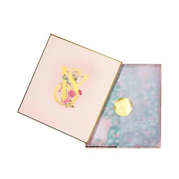 Victoria secret 4-Piece Silk Gift Set - Picture 6 of 6